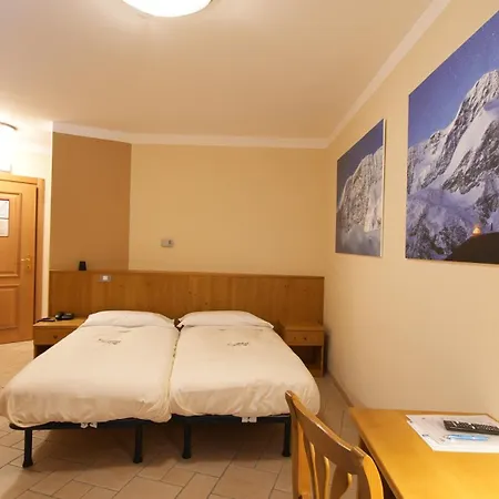 Ristoro Sitten - 2300 Mt Hotel 2*