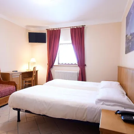 Ristoro Sitten - 2300 Mt Hotel 2*