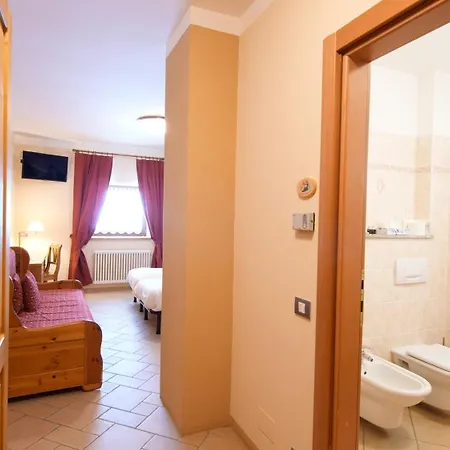 Hotel Ristoro Sitten - 2300 Mt 2*