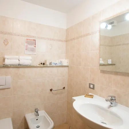 Hotel Ristoro Sitten - 2300 Mt 2*