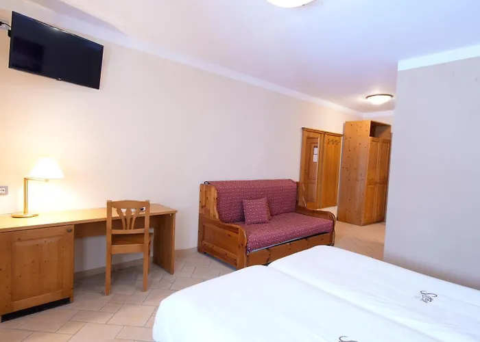 Hotel Ristoro Sitten - 2300 Mt 2*