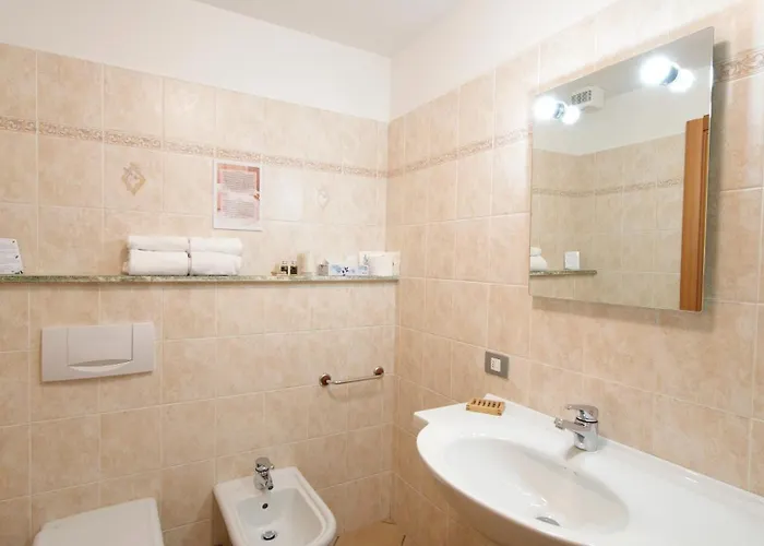 Hotel Ristoro Sitten - 2300 Mt 2*